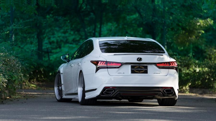  Lexus LS500h Executive Line by Wald 2018 года  (фото 15 из 23)